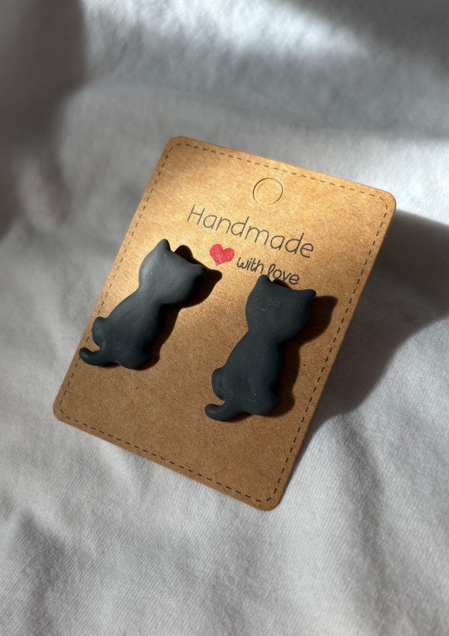 Cat studs