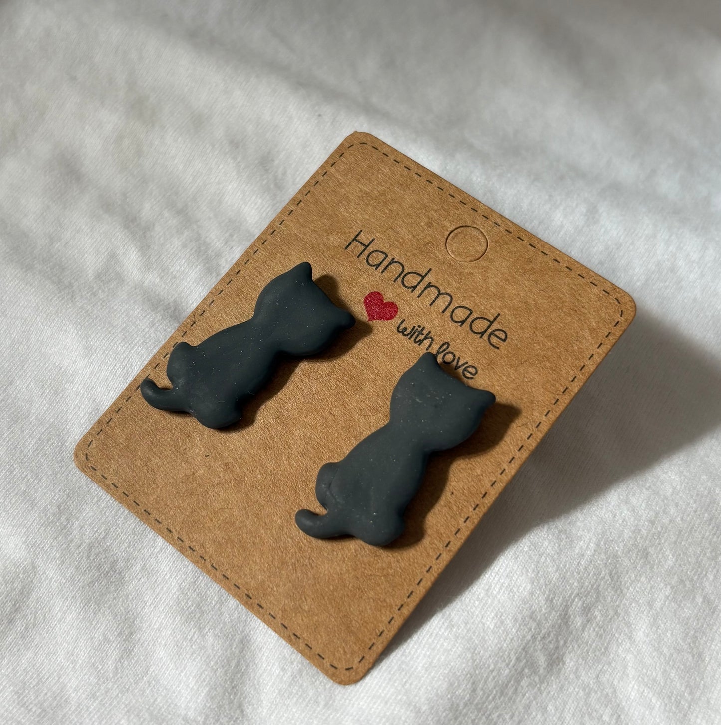 Cat studs